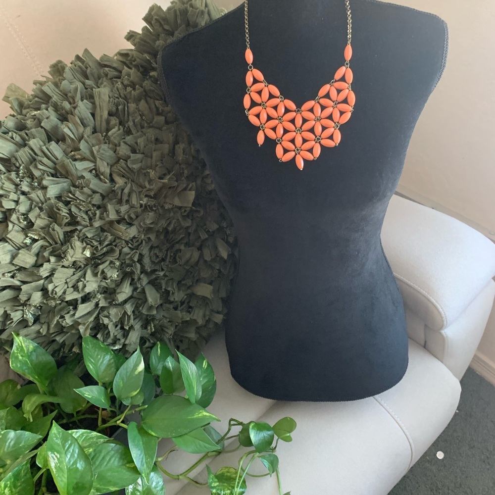 Flower power necklace
